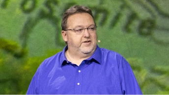 Sean Breyer, ArcGIS Living Atlas of the World Program Manager, presenting on stage